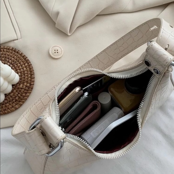 New Croc Embossed Hobo Bag - Picture 5 of 6